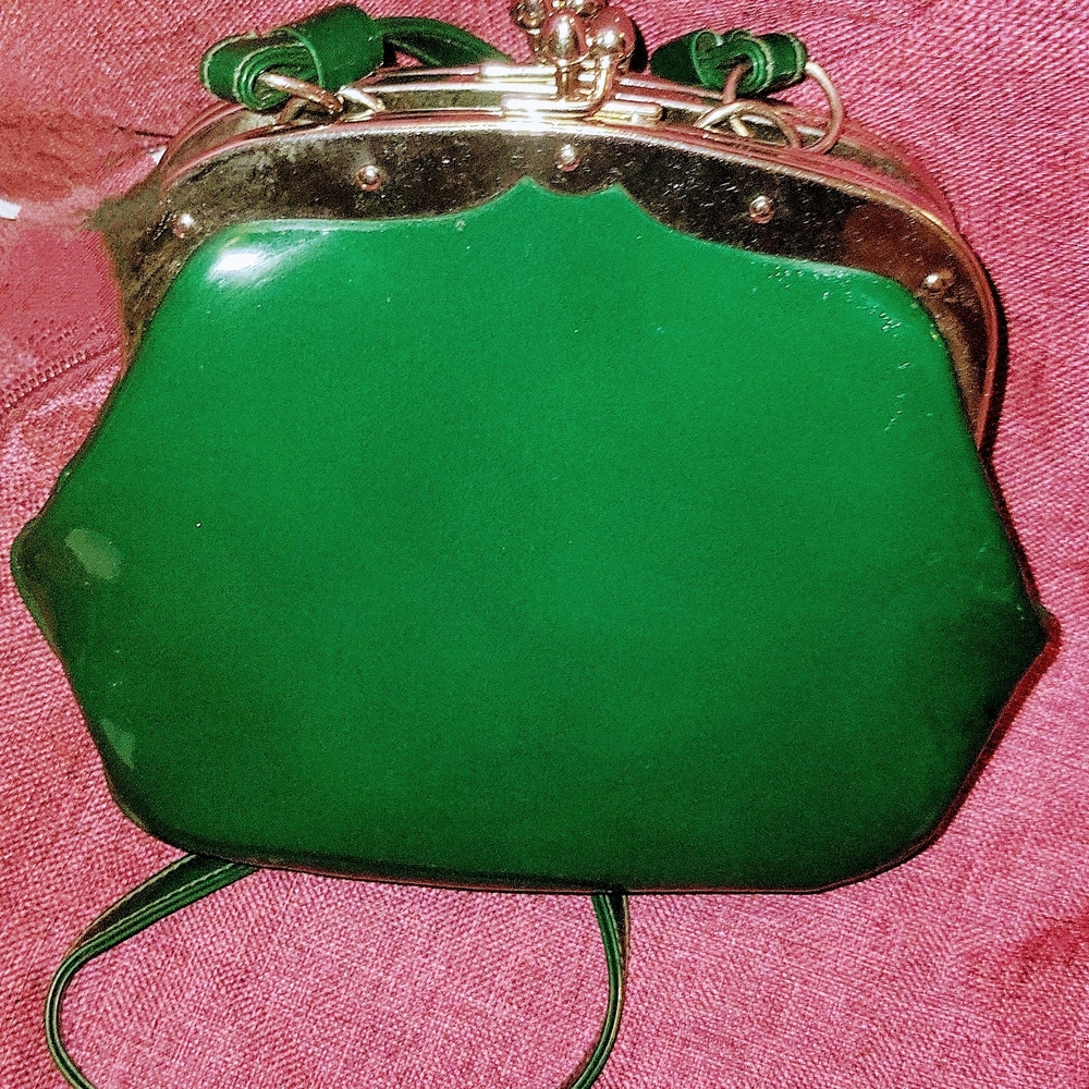 1940-50's Double Clam Closer Kelly Green Patent Leather Women's Bag